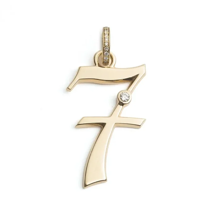 Engravable Number ‘7’ Oversized Pendant : in Yellow Gold with Diamond and an Annex Link