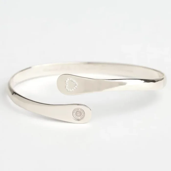 Engraved Mother Daughter Bracelets- Engraved Love Between Mother and Daughter Knows No Distance Bracelet