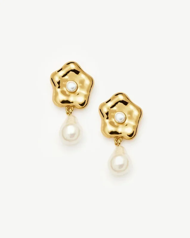 Eny Puffy Daisy Pearl Drop Earrings | 18ct Gold Plated/Pearl