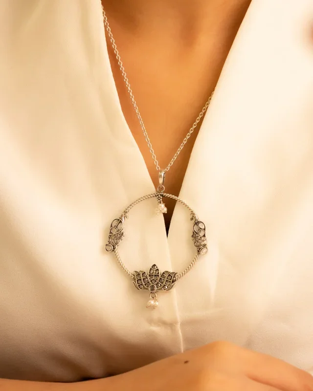 Essence Fine Parrot Lotus Motif Necklace