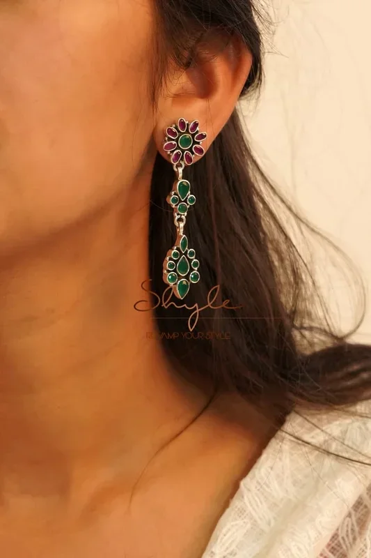 Essence Flower Motif Leaf Drop Earrings