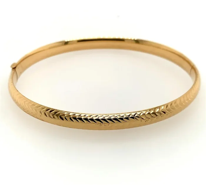 Estate 14K Gold Diamond Cut Bangle Bracelet