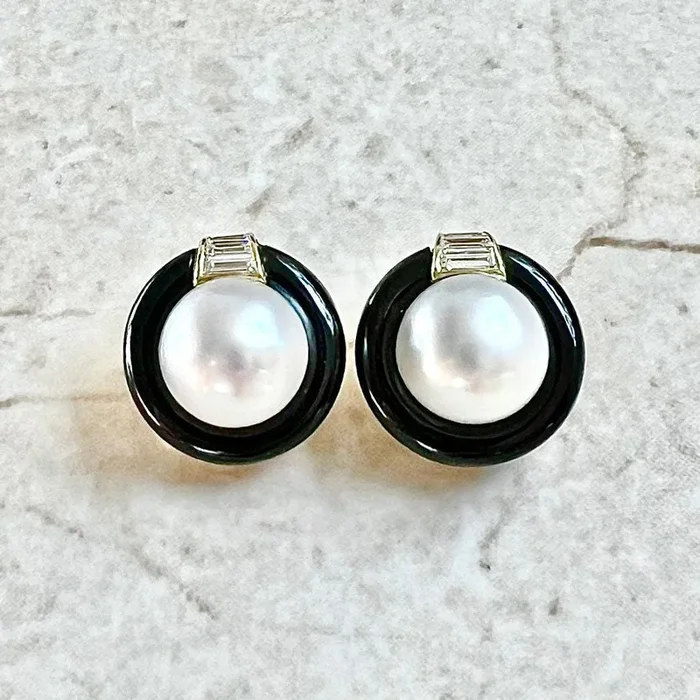 Fine Vintage Handcrafted 18 Karat Yellow Gold South Sea Pearl, Diamond & Onyx Earrings By Carvin French