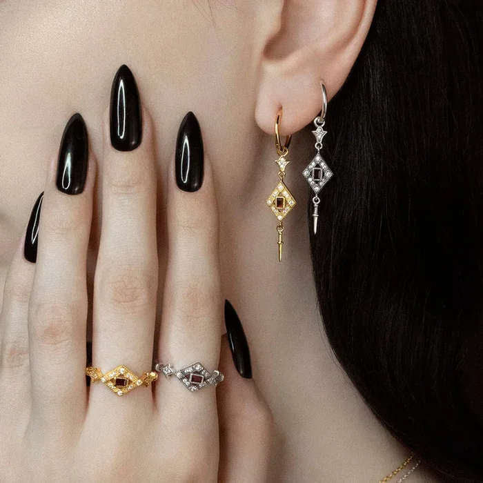 FLAPPER. Gatsby Garnet Ring – Gold