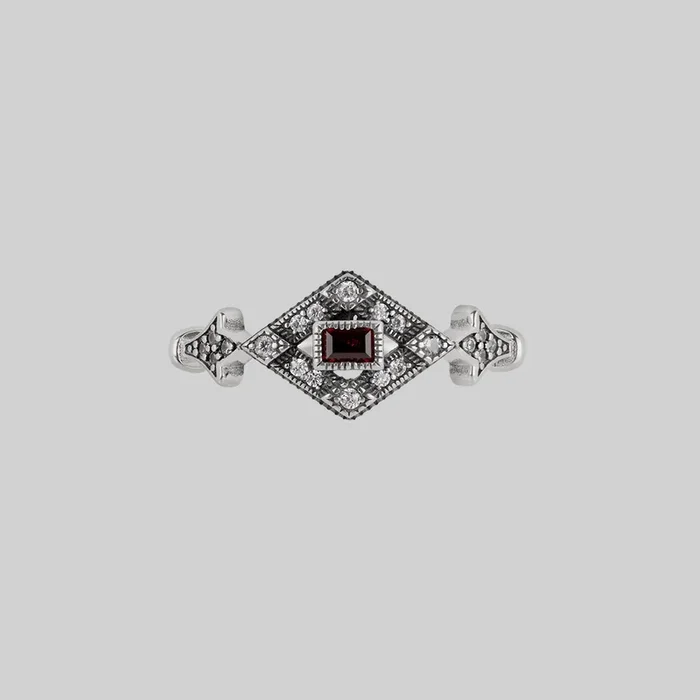 FLAPPER. Gatsby Garnet Ring – Silver