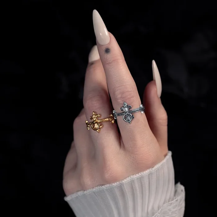 FORTIFY. Medieval Gate Knocker Ring – Gold