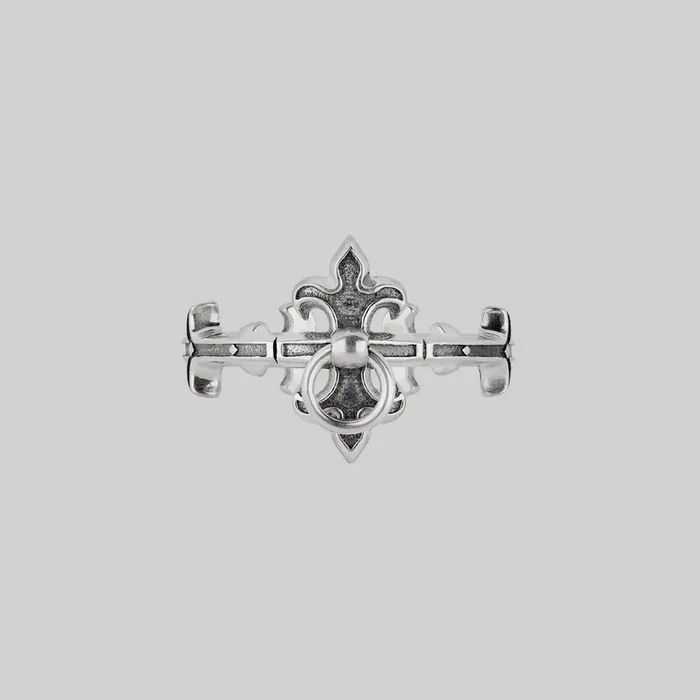 FORTIFY. Medieval Gate Knocker Ring – Silver