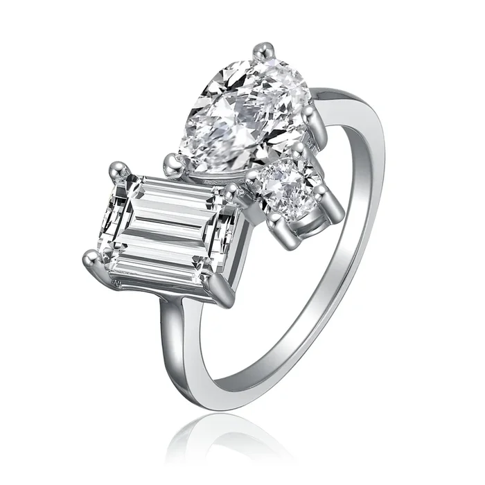 Giselle Classic Couture 3-Stone Ring