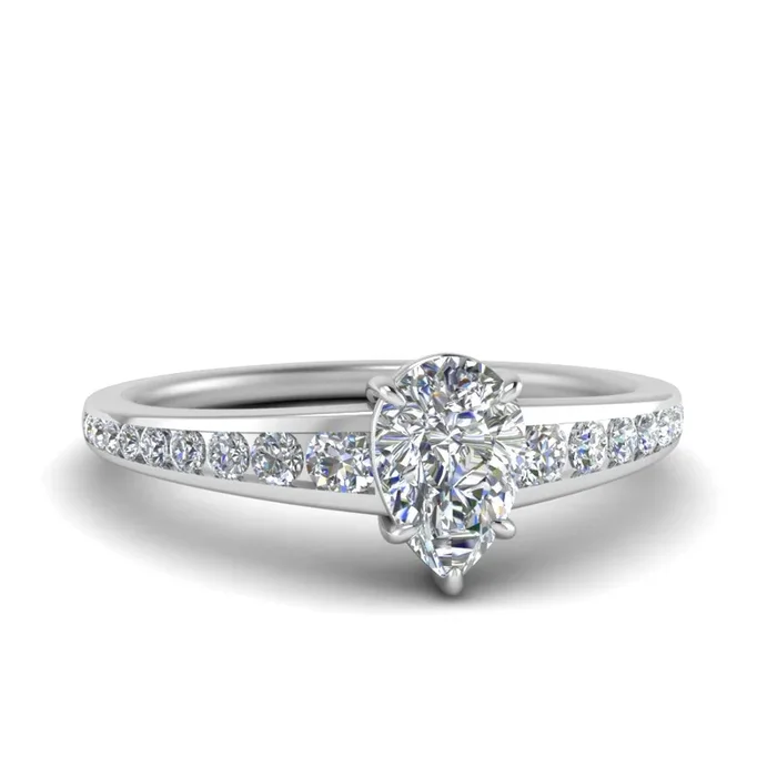 Graduated Channel Accented Ring