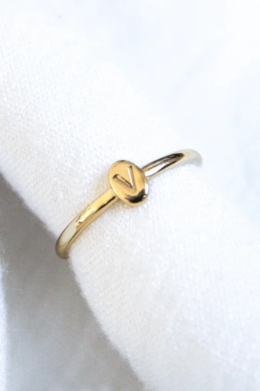 Kinsey Initial Ring Letter V