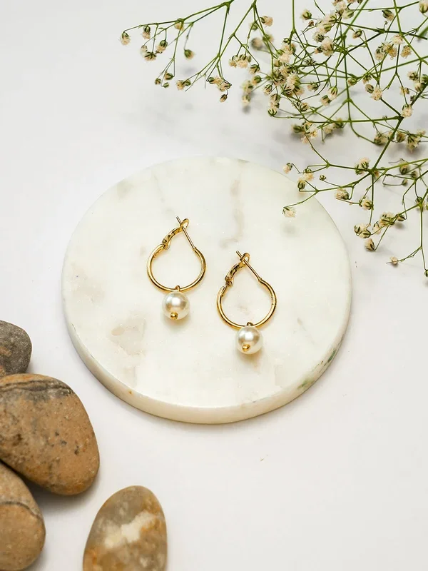Lil Pearl drop earring