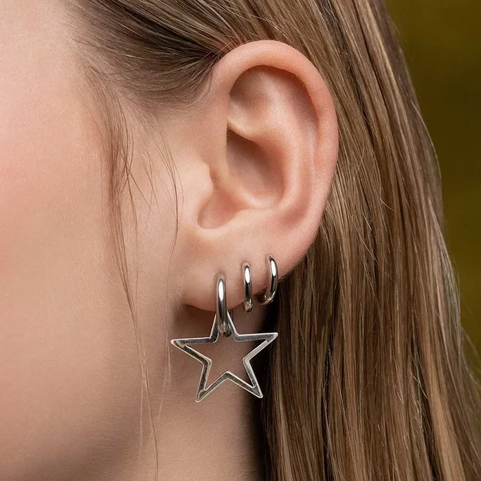 MAISIE. Star Hoop Earrings – Silver