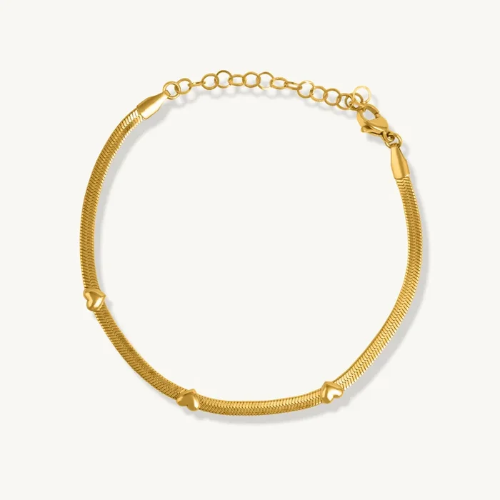 Minimal Heart Linked Station Bracelet