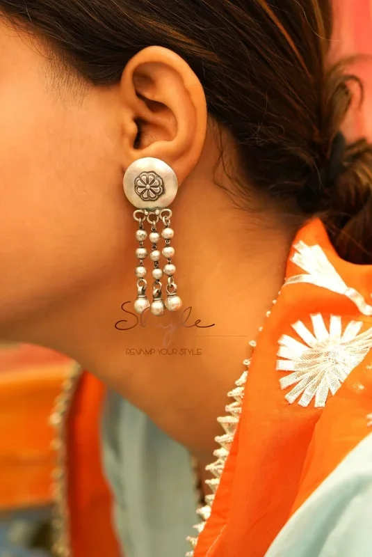Mizoya Ball Cluster Mini Flower Motif Earring