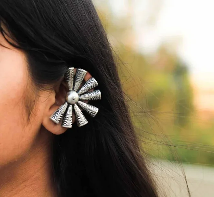 Mizoya Embossed Textured Earcuff