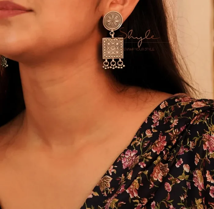 Mizoya Intricate Square Drop Earrings