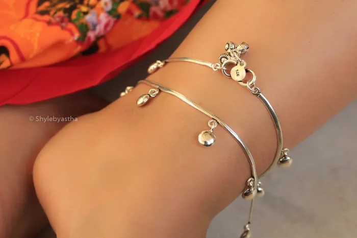 Moh Flat Ghunghroo Quirky Silver Anklets
