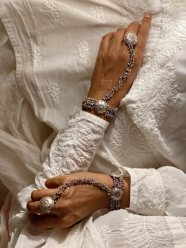 Moh Intricate Petal Motif Ghughri Statement Hathphool