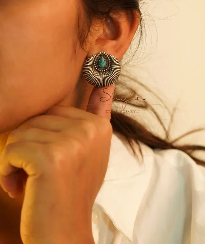 Moh Intricate Sea Shell Earring