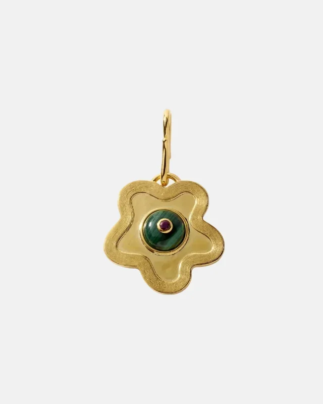 Nana Pendant in Shasta Daisy