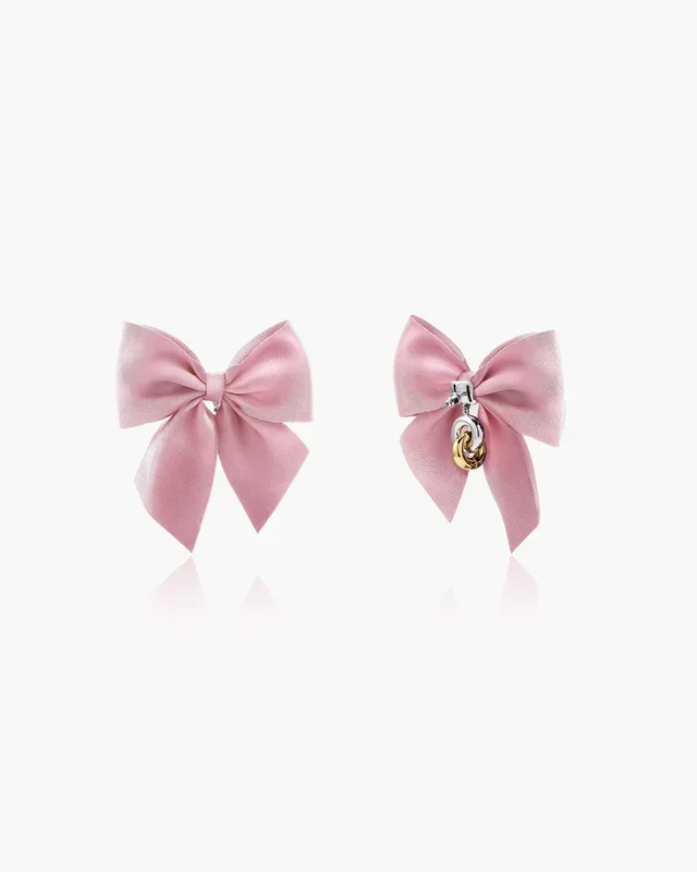 Orecchini con fiocco rosa