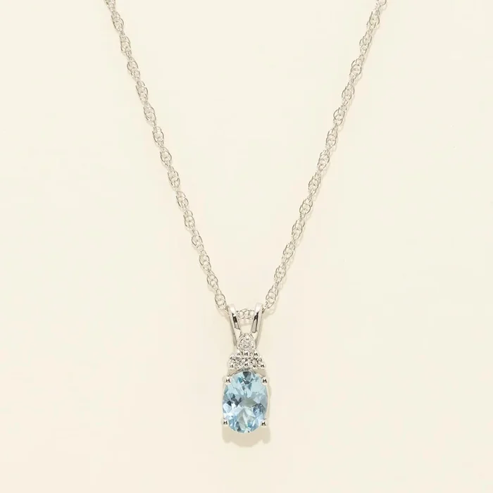 Oval Aquamarine Necklace in 14kt White Gold with Diamonds (1/20ct tw)