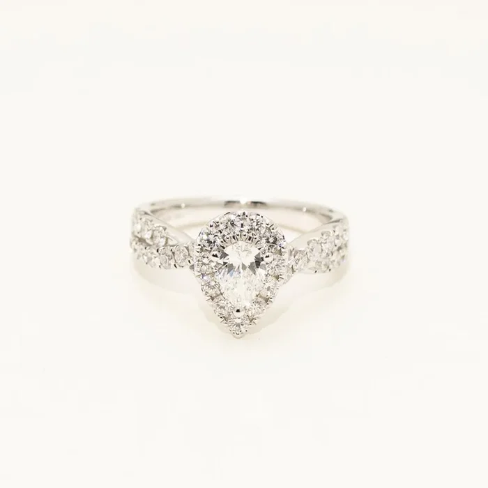 Pear Shape Diamond Engagement Ring in 18kt White Gold (1 3/8ct tw)