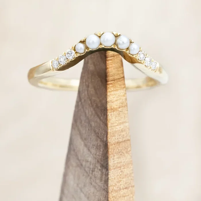 PEARL & DIAMOND TRACER BAND IN 14K GOLD