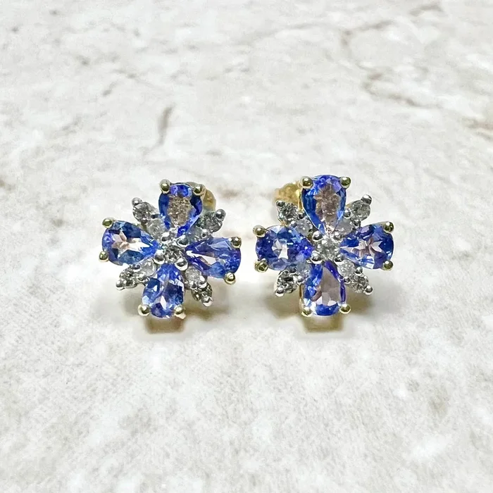 Pendientes de flor de tanzanita bicolor de 10 quilates