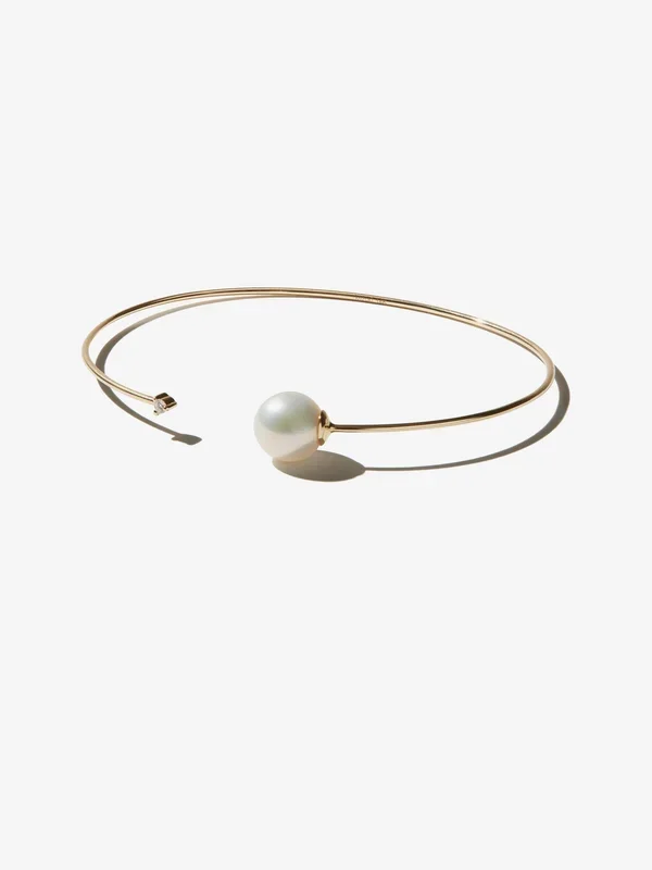 SBA117 Sea of Beauty. Pearl and Diamond Cuff (SMALL)