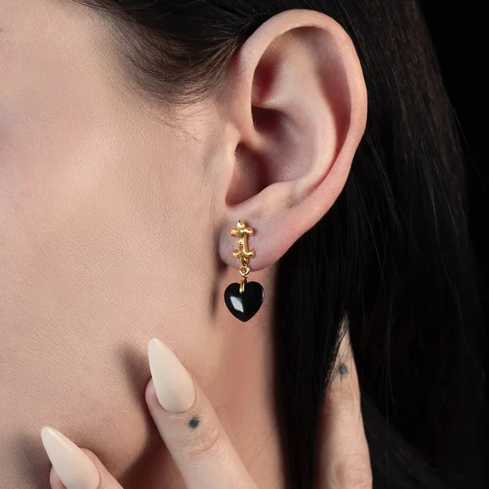 SHIELD. Medieval Black Glass Heart Drop Earrings – Gold