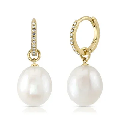 Shy Creation .06ctw Diamond Pearl Hoop Earrings