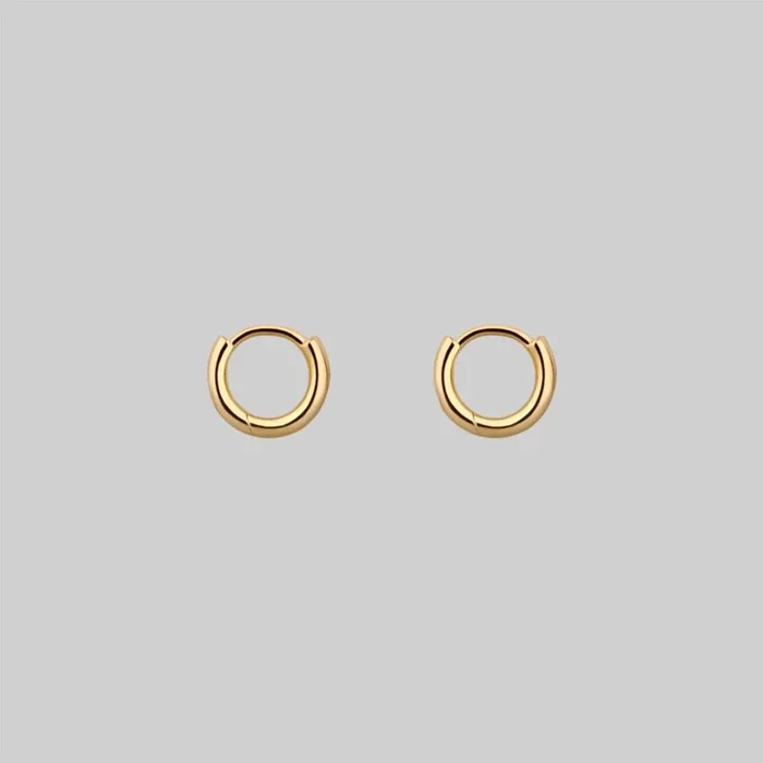 Simple Gold Clicker Hoop Earrings – 10mm