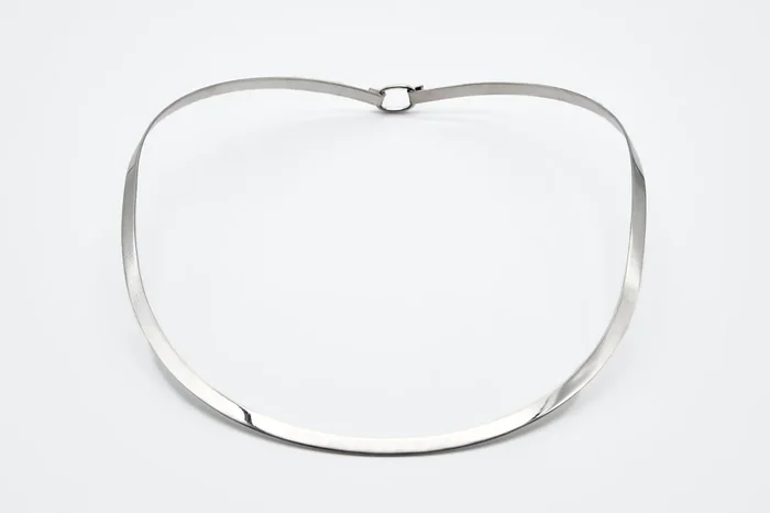 Sleek Sterling Silver Choker with Clasp