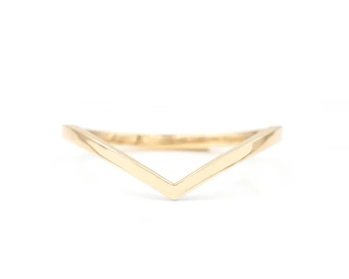 Smooth Emma Chevron Ring