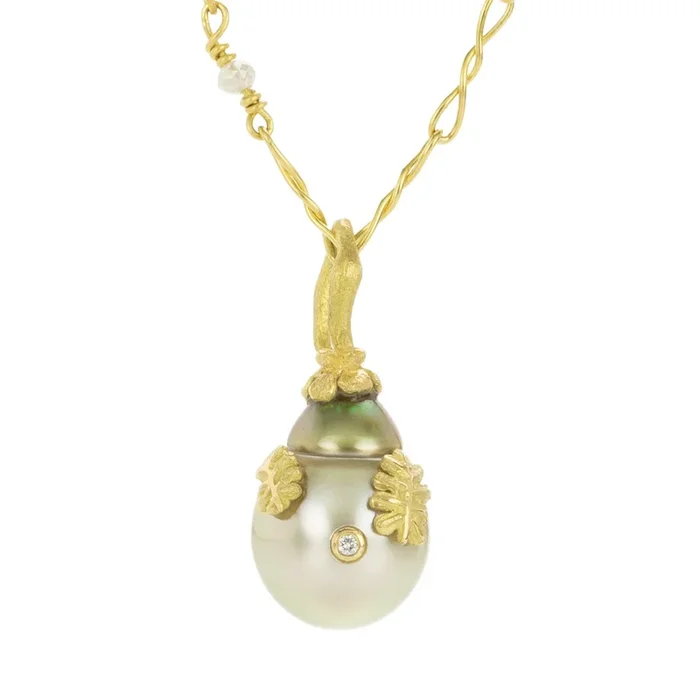Tahitian Pearl with 18k Leaves (Pendant Only)
