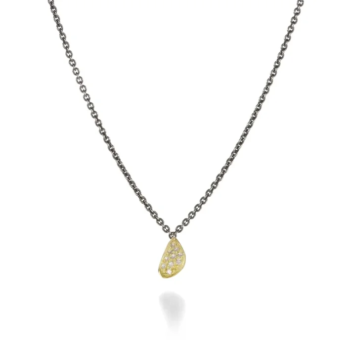 Tiny Leaf Necklace with 11 Diamonds