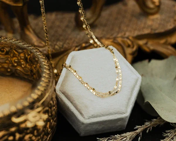 VALENTINO & HAMMERED FORZENTINA LAYERED NECKLACE IN 14K YELLOW GOLD