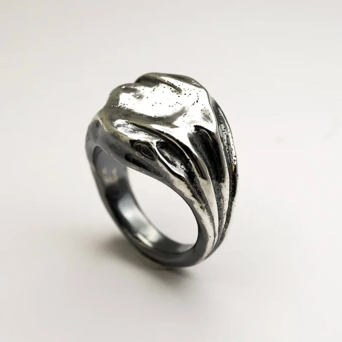 Veiled Signet Ring