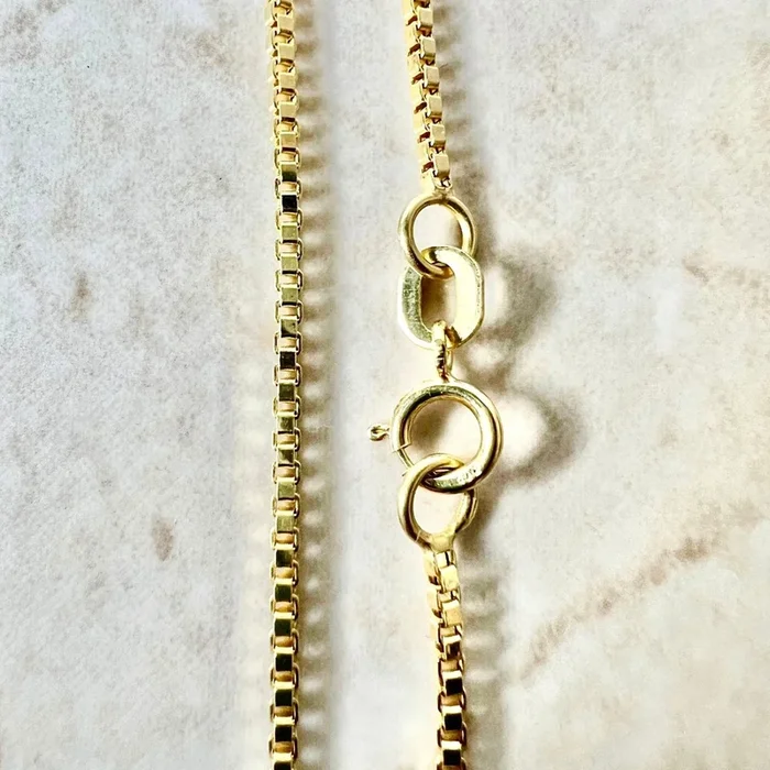 Vintage 14 Karat Yellow Gold 18.25 Inches Box Chain Necklace