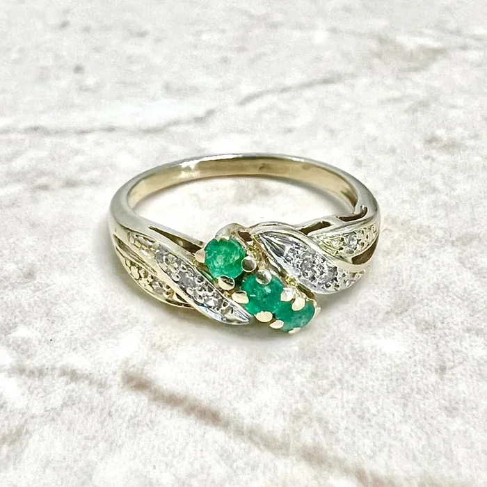 Vintage 14 Karat Yellow Gold Emerald & Diamond Ring