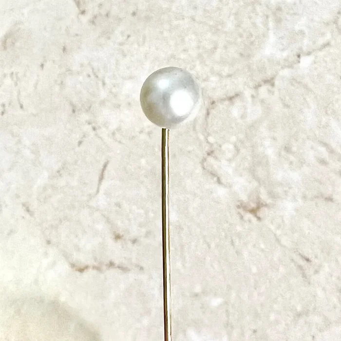 Vintage 14 Karat Yellow Gold White Pearl Stick Pin