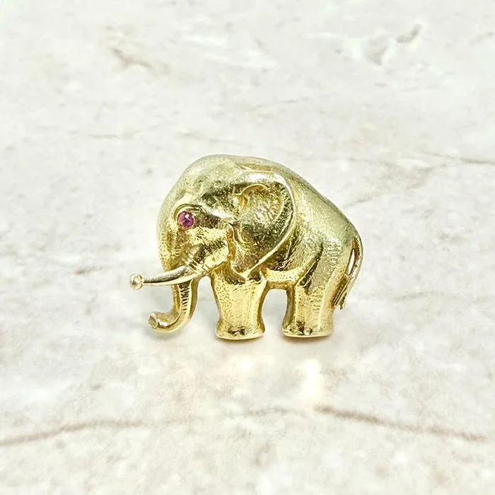Vintage 18 Karat Yellow Gold Ruby Elephant Brooch Pin By Carvin French