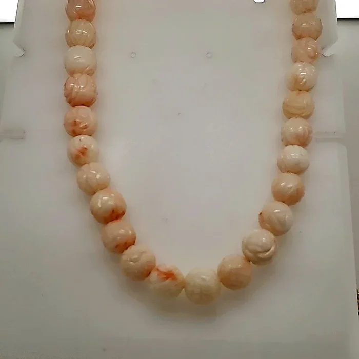 Vintage 24″” 10 mm Carved Round Coral Bead Necklace