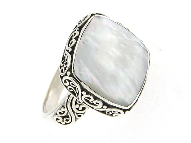Wander Ring- Mother Of Pearl