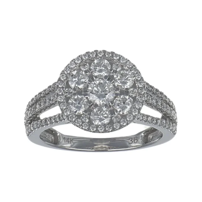 White Diamond Ring (White Diamond 0.23 cts. White Diamond 0.52 cts. White Diamond 0.46 cts.)