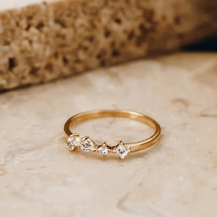 White Topaz Ring – Ilse