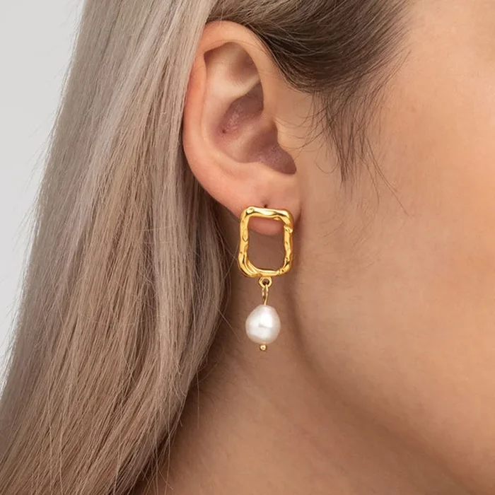 Wobbly Pearl Dangle Earrings
