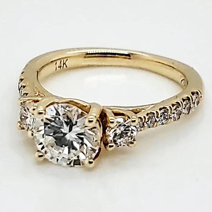 Yellow Gold Engagement Ring with 1.00ct Round Center Diamond